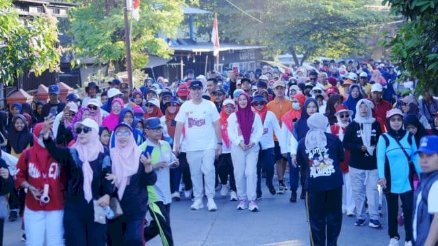 Ribuan Warga Pangkep Ikuti Jalan Santai HUT Ke-80 RI, Bupati Yusran Apresiasi Antusiasme Masyrakat