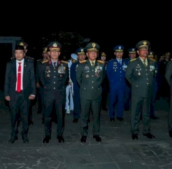 Gubernur Sulsel Ikuti Apel Kehormatan Renungan Suci di TMP Panaikang Bersama Forkopimda