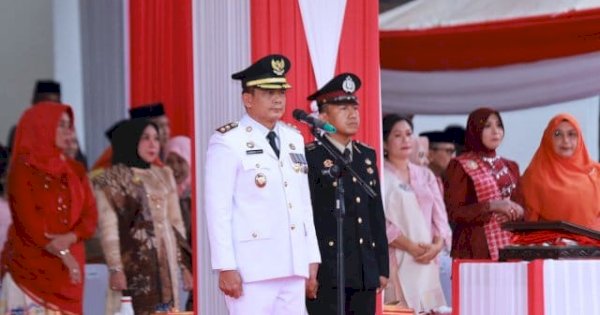 Upacara Penurunan Bendera Tutup Khidmat Peringatan HUT RI ke-80 Pinrang