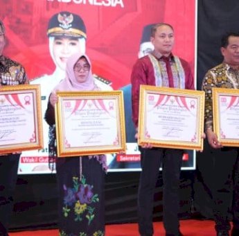 Bawaslu Sulsel Raih Penghargaan Pilkada Damai 2024 dari Gubernur