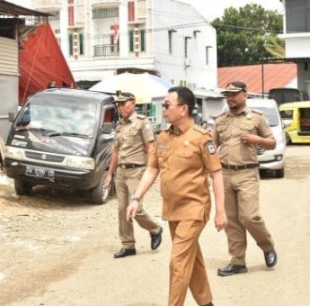 Bupati Soppeng Suwardi Haseng Gratiskan Biaya Sewa Kios Pedagang Pasar Sentral Cabenge