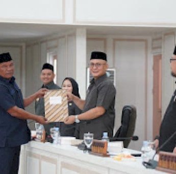 DPRD Palopo Terima Ranperda Perubahan APBD 2025