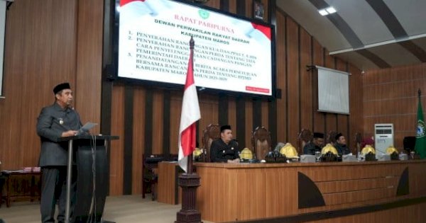 Bupati Chaidir Syam Serahkan KUA-PPAS di Paripurna DPRD, Begini Gambaran APBD Maros 2026