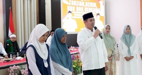 Dua Siswi Kurang Mampu dari Pangkep Dapat Kesempatan Sekolah di SMA SR
