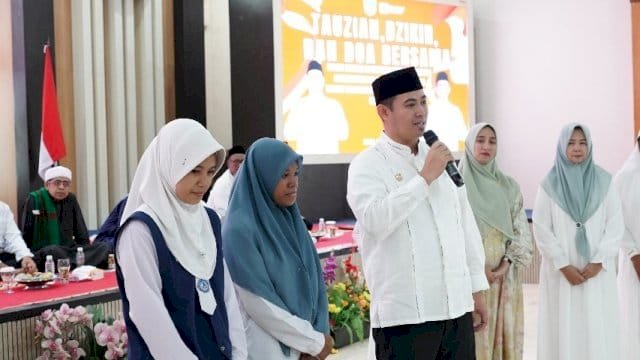 Dua Siswi Kurang Mampu dari Pangkep Dapat Kesempatan Sekolah di SMA SR