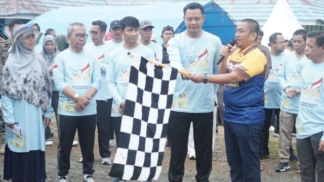 Bupati Ibas Lepas Jalan Santai Peringatan Harganas tingkat Kabupaten Lutim