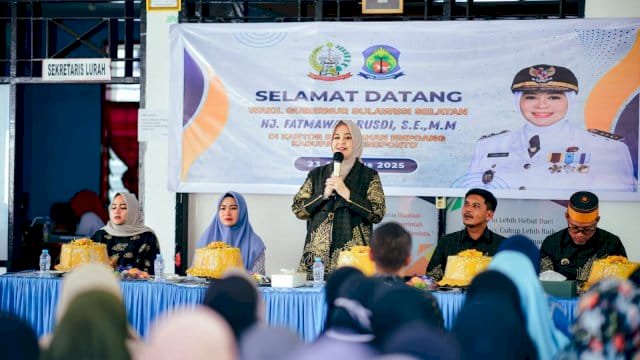 Wakil Gubernur Sulawesi Selatan, Fatmawati Rusdi, saat melakukan kunjungan kerja ke Kelurahan Empoang, Jeneponto.