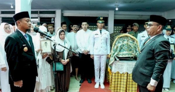 Gubernur Sulsel Lepas Jenazah Mantan Sekprov Mappatoeroeng Parawansa