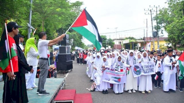 Masyarakat Sinjai Gelar Long March Aksi Solidaritas Palestina.