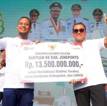 Gubernur Sulsel Serahkan Rp13,5 M untuk Revitalisasi Stadion Turatea dan Infrastruktur Jeneponto