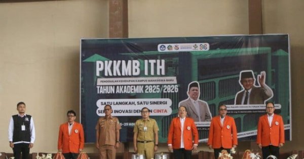 Pj Sekda Hadiri Pembukaan PKKMB ITH, Dukung Pengembangan Pendidikan Tinggi di Parepare