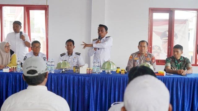 Bupati Sidrap, Syaharuddin Alrif, memimpin rakor persiapan panen raya dan pelaksanaan IP300 di Kecamatan Dua Pitue.