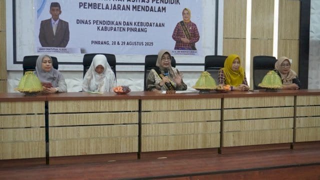 Bunda Pendidikan Anak Usia Dini (PAUD) Kabupaten Pinrang, Sri Widiati A. Irwan.