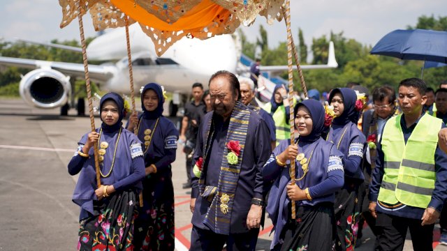 Surya Paloh Disambut Meriah di Makassar Tanda Solidaritas Kader NasDem