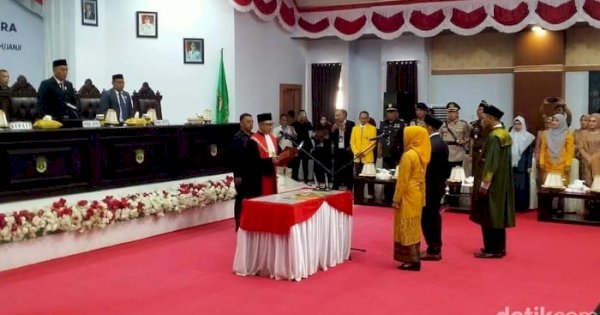 Husain Resmi Dilantik Jadi Ketua DPRD Luwu Utara Gantikan Almarhum Amir Makhmud