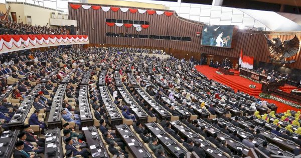 Gugatan Anggota DPR Minimal S1 Kembali Muncul, Usai Tidak Diterima MK