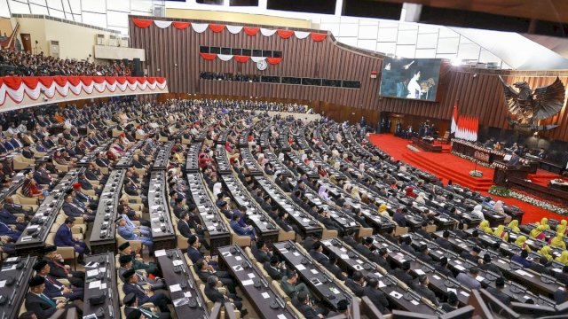 Gugatan Anggota DPR Minimal S1 Kembali Muncul, Usai Tidak Diterima MK