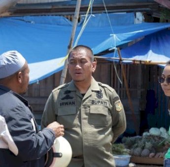 Tinjau Kondisi Pasar, Bupati Irwan Tetapkan Renovasi Wawondula Jadi Prioritas 2026Tinjau Kondisi Pasar, Bupati Irwan Tetapkan Renovasi Wawondula Jadi Prioritas 2026