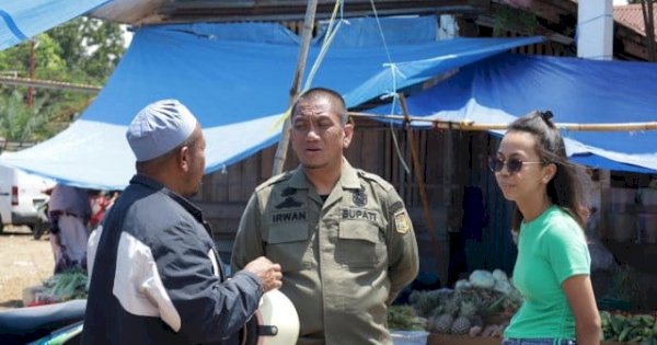 Tinjau Kondisi Pasar, Bupati Irwan Tetapkan Renovasi Wawondula Jadi Prioritas 2026Tinjau Kondisi Pasar, Bupati Irwan Tetapkan Renovasi Wawondula Jadi Prioritas 2026