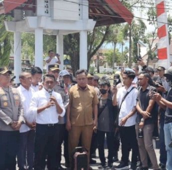 Bupati Dampingi Aksi Unjuk Aliansi Mahasiswa dan Masyarakat, Komitmen Kawal Aspirasi Hingga Pusat