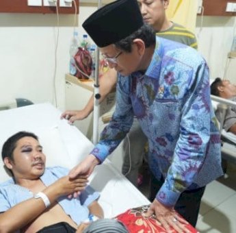 Menag Jenguk Korban Kebakaran Gedung DPRD Makassar: Ini Adalah Ujian