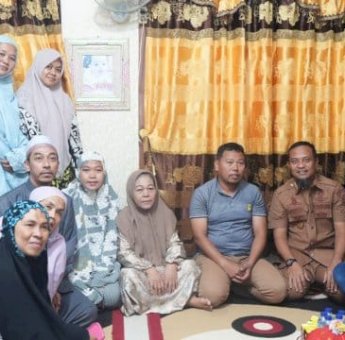 Kunjungi Rumah Duka Abay, Gubernur Sulsel Beri Bantuan untuk Ringankan Beban-Moril Keluarga