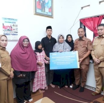 Gubernur Sulsel Ringankan Beban Keluarga Kasi Kesra dengan Santunan dan Fasilitas Transportasi