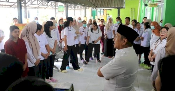 Bupati Lutim Ibas Sidak Puskesmas Wasuponda, Ajak Pegawai Layani Masyarakat dengan Tulus