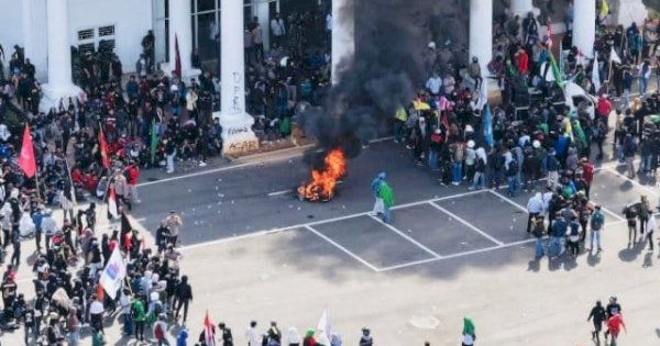 Dua Orang Ditetapkan Tersangka Kasus Demo Ricuh di DPRD Palopo