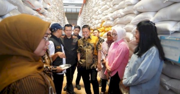 Komisi B DPRD Sulsel Tinjau Gudang Bulog, Pastikan Stok Beras Aman