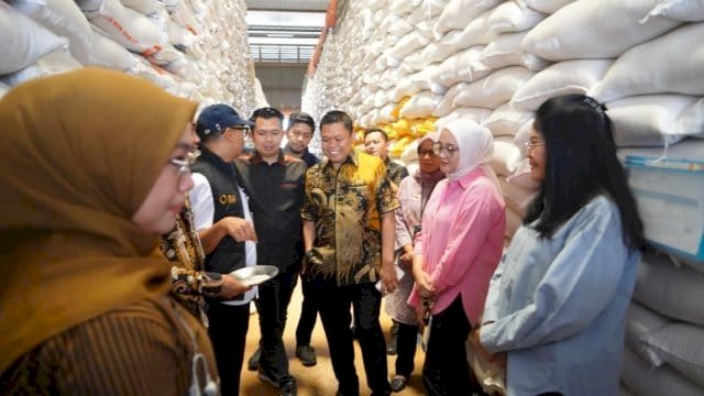 Komisi B DPRD Provinsi Sulawesi Selatan, melakukan kunjungan kerja ke gudang BULOG Panaikang.