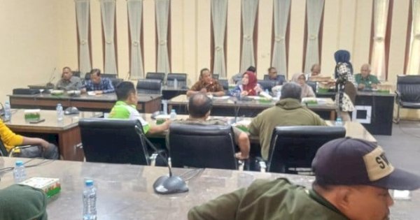 Pekerja PT Citatah Ngadu ke DPRD Pangkep Usai Kena PHK