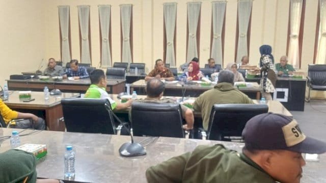 Pekerja PT Citatah Ngadu ke DPRD Pangkep Usai Kena PHK