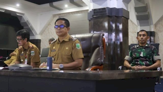 Wabup Pinrang, Sudirman Bungi, S.IP., M.Si. mengikuti Rapat Koordinasi TPID yang dipimpin langsung oleh Menteri Dalam Negeri, Tito Karnavian melalui virtual.