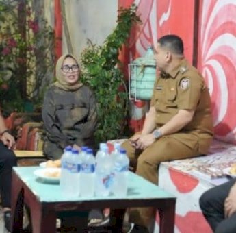 Dalam kunjungan itu, DPRD meminta penjelasan langsung dari Dinas Lingkungan Hidup (DLH) Kota Palopo. Kepala DLH, Emil Nugraha Salam, menjelaskan bahwa pihaknya telah menyiapkan solusi sementara berupa lahan baru seluas 2,5 hektare untuk menampung sampah. Namun, kapasitas tersebut diperkirakan hanya cukup untuk satu tahun. Mendengar penjelasan itu, Wakil Ketua DPRD Kota Palopo, Afri Jamil, menegaskan perlunya langkah strategis dan berkelanjutan. Ia mendorong DLH melakukan studi banding ke daerah yang telah menerapkan sistem pengelolaan sampah modern. &ldquo;Sekitar 60 persen sampah di TPA Mancani adalah plastik. Kalau tidak ada inovasi pengelolaan, masalah ini tidak akan selesai. Kami berharap DLH segera berkoordinasi dengan kementerian terkait agar ada dukungan teknologi dan anggaran,&rdquo; kata Afri. Melalui sidak ini, DPRD Kota Palopo memastikan akan terus mengawal persoalan lingkungan, khususnya dalam upaya mengatasi permasalahan sampah yang menjadi keresahan utama warga.