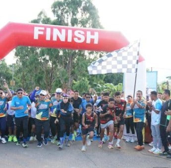 Daya Tarik Sabtu Sehat Berlari, Bupati Ibas: Wadah Sehatkan Warga & Majukan UMKM Lutim