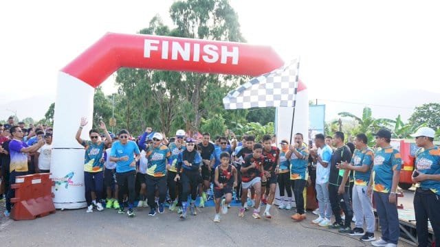 Daya Tarik Sabtu Sehat Berlari, Bupati Ibas: Wadah Sehatkan Warga & Majukan UMKM Lutim