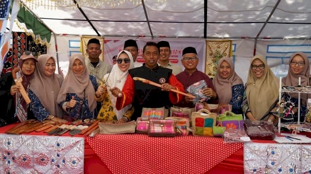 Bupati Sidrap, Syaharuddin Alrif, saat mengunjungi Kemah Tahfidz dan Bahasa VIII Tahun 2025.