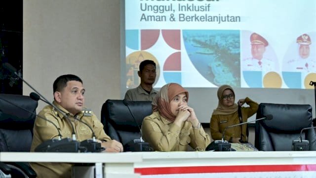 Wali Kota Makassar Munafri Arifuddin bersama Wakil Wali Kota Aliyah Mustika Ilham menunjukkan sikap terbuka dan egaliter.