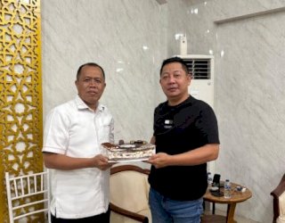 Ketua Fraksi NasDem DPRD Sulsel Muh Sadar Ultah ke-55 Tahun, Dapat Kejutan dari Rusdi Masse