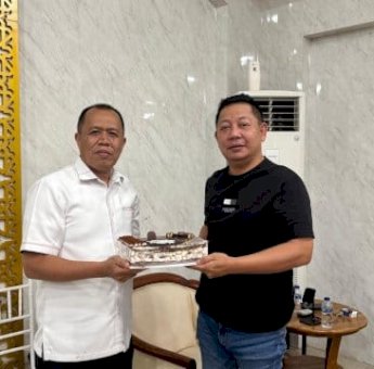 Ketua Fraksi NasDem DPRD Sulsel Muh Sadar Ultah ke-55 Tahun, Dapat Kejutan dari Rusdi Masse