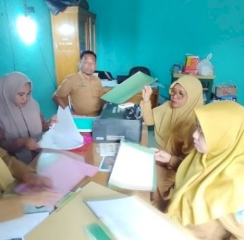 DPK Lutim Gelar Pembinaan, Perkuat Pengelolaan Arsip Desa