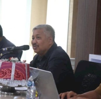 Dirjen Cipta Karya, Dewi Chomistriana, bersama Ketua DPRD Sulsel Andi Rachmatika Dewi.