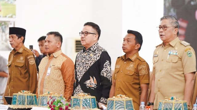 Sekretaris Daerah Provinsi Sulawesi Selatan, Jufri Rahman, memimpin High Level Meeting (HLM) Tim Pengendalian Inflasi Daerah (TPID) Zona 3 Sulsel yang mencakup Sidrap, Parepare, Pinrang, Barru, Pangkep, dan Enrekang.