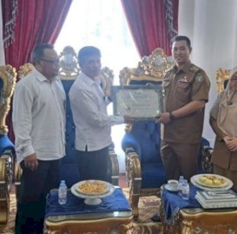 Home Metro BPKP Serahkan Sertifikat Level 3 kepada Bupati Pangkep Yusran Lalogau, Pengawasan dan Manajemen Risiko Kian Kuat