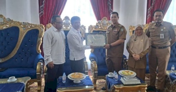 Home Metro BPKP Serahkan Sertifikat Level 3 kepada Bupati Pangkep Yusran Lalogau, Pengawasan dan Manajemen Risiko Kian Kuat