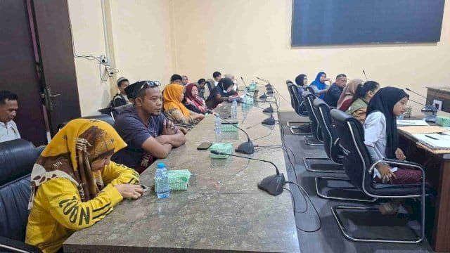 DPRD Pangkep Digeruduk Puluhan Honorer, Tagih Kepastian Nasib-SK Tak Diperpanjang