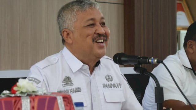 Bupati Pinrang H. A. Irwan Hamid, S.Sos dalam rapat koordinasi Evaluasi Pelaksanaan Haji 2025.