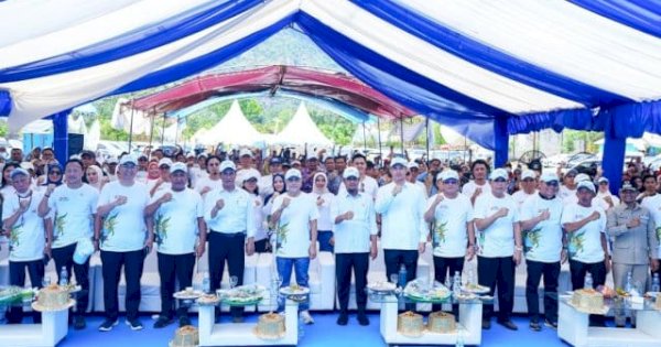 Gubernur Andi Sudirman Sulaiman Serahkan 15 Miliar untuk Kabupaten Pangkep