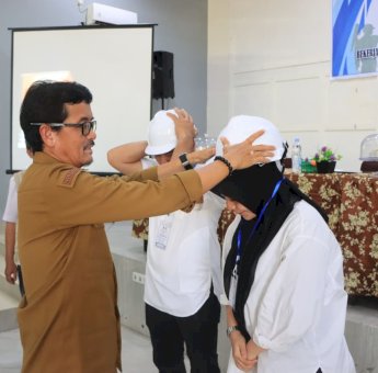 Sekda Pinrang Buka Secara Resmi Kegiatan Pembekalan dan Uji Sertifikasi Tenaga Kerja Konstruksi